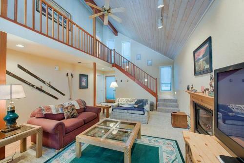 Evergreen House By Casago Mccall - Donerightmanagement