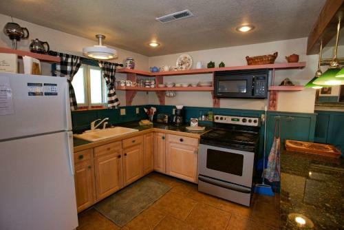 Cottage Inn By Casago Mccall - Donerightmanagement