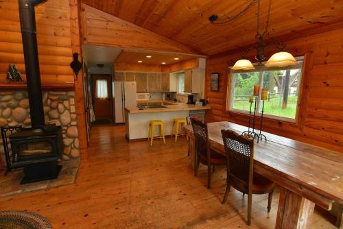 The Park Chalet By Casago Mccall - Donerightmanagement