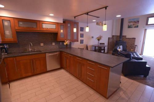 Laid Back Lounge By Casago Mccall - Donerightmanagement