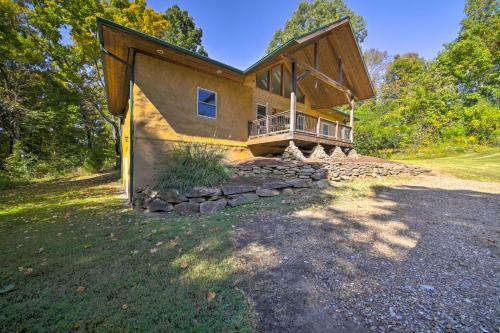 Peaceful Custom Carbondale Home With Pool Near Siu!
