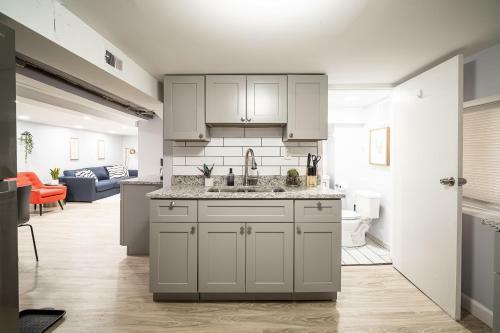 Apartamento Bright And Cozy 2br Condo In Logan Square!