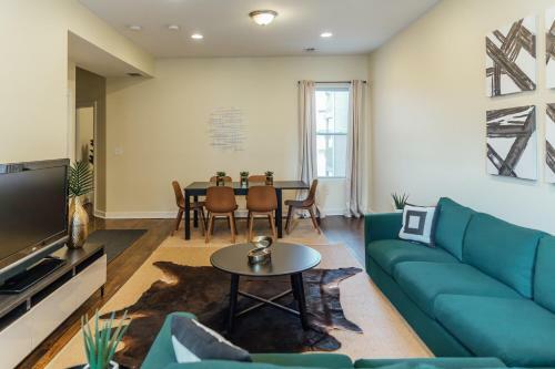 Spacious And Airy Apartment For Big Groups!