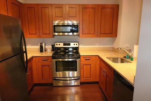 Apartamento Had A Pleasant Visit On Dch 215 West Washington