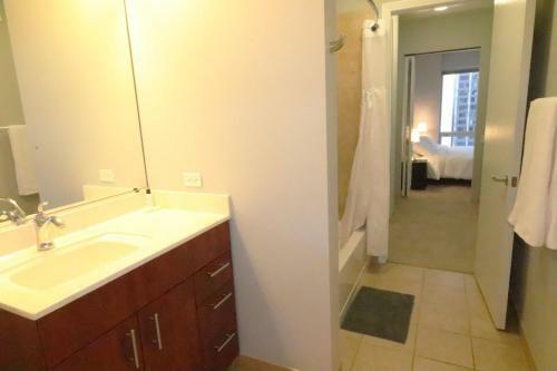 Apartamento Had A Pleasant Visit On Dch 215 West Washington