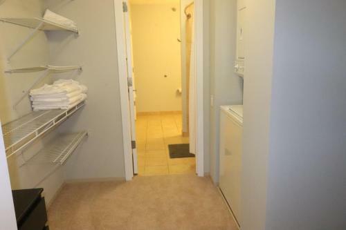 Apartamento Had A Pleasant Visit On Dch 215 West Washington