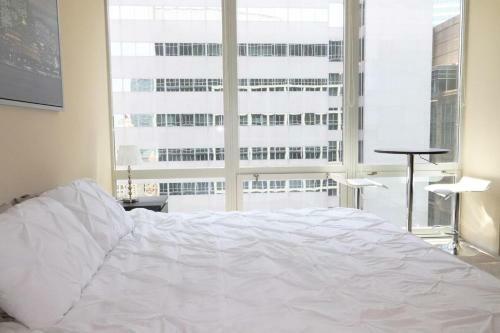 Apartamento Had A Pleasant Visit On Dch 215 West Washington