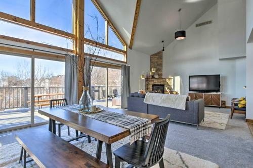 Large And Luxe Eagle Ridge Villa With Hot Tub!