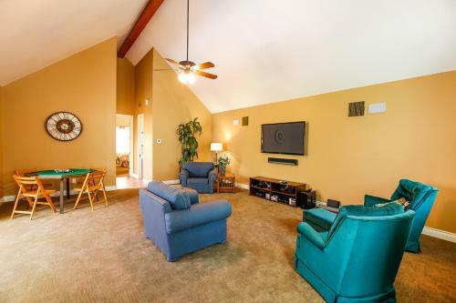 Luxury Golf Course Private Retreat With Heated Swimming Pool