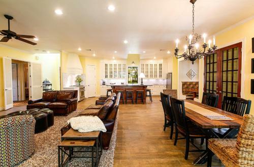 Luxury Golf Course Private Retreat With Heated Swimming Pool