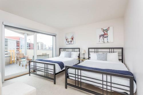 Upscale 3br Penthouse Close To Everything