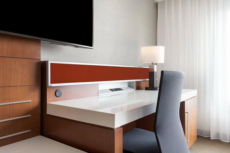 Delta Hotels By Marriott - Indianapolis Airport
