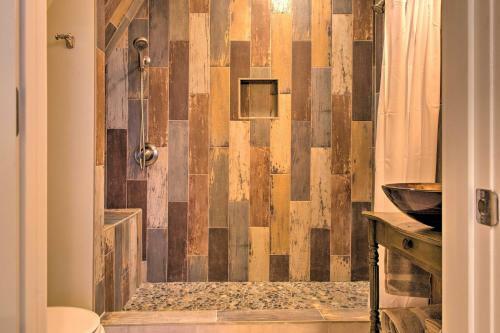 Renovated Craftsman Home About 2 Mi To Downtown!