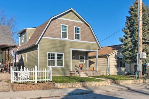 Renovated Craftsman Home About 2 Mi To Downtown!