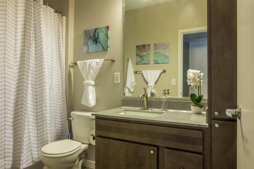 Apartamento Apts Near Riverwalk Trails With Balcony By Frontdesk