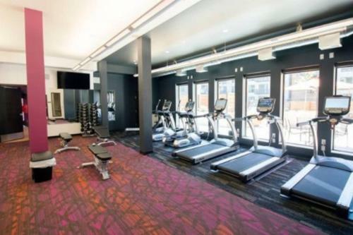 Apartamento Apts Near Riverwalk Trails With Balcony By Frontdesk