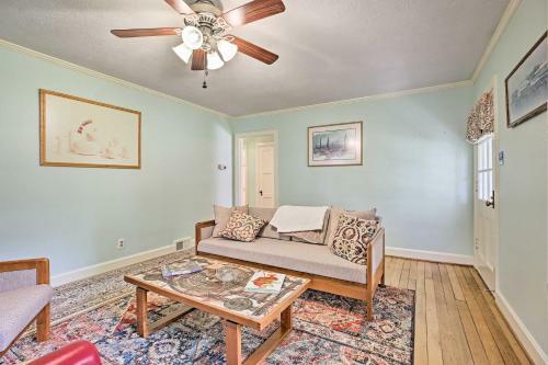 Lexington Getaway With Backyard Deck Less Than 2 Mi To Uk!
