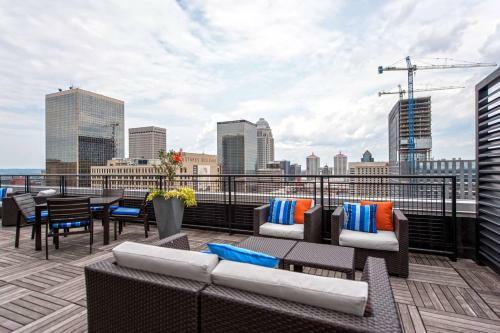 Apartamento Abode Vue At 3rd 1-bedroom Loft Style Suite