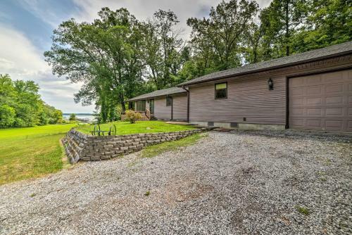 Updated Gilbertsville Retreat Steps To Lake!