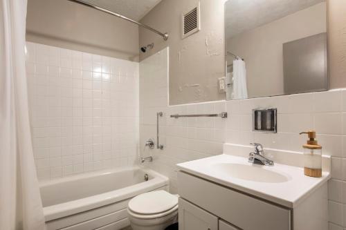 Apartamento Two Contemporary 1 Bedroom Cozysuites