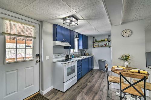 Chic And Central Apartment About 6 Mi To Sebec Lake