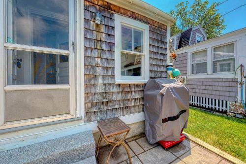 Kennebunk Cottage - 2 Bed 1 Bath Vacation Home In Kennebunk