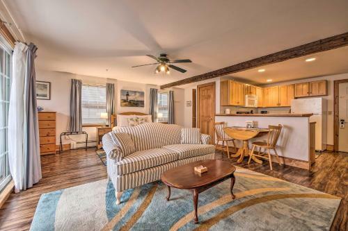 Apartamento Lincolnville Studio With Ocean-view Balcony!