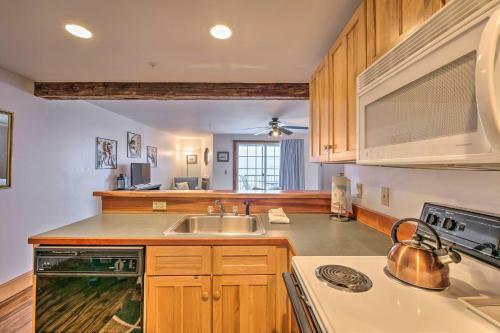 Apartamento Lincolnville Studio With Ocean-view Balcony!