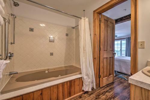 Apartamento Lincolnville Studio With Ocean-view Balcony!