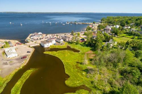 Apartamento Lincolnville Studio With Ocean-view Balcony!