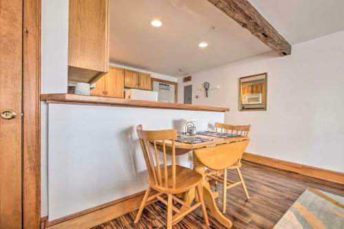 Apartamento Lincolnville Studio With Ocean-view Balcony!