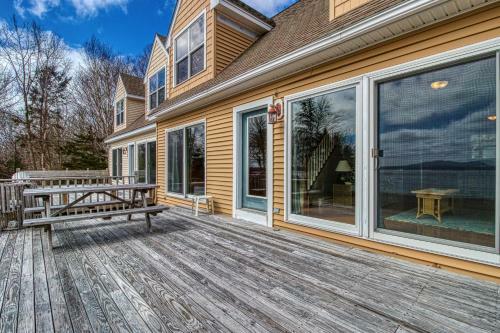 Chickadee Bay House