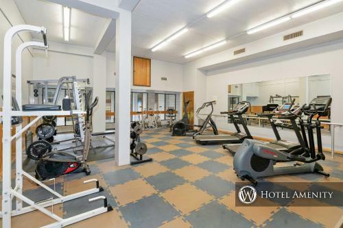 301d - Lakefront 2 Bedroom Condo With 2 Baths, Free Wifi!