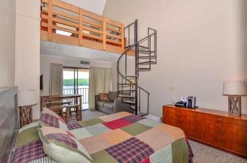 503f - Lakefront 3 Level Condo With 3 Bedrooms, 2 Baths, Recently Renovated!