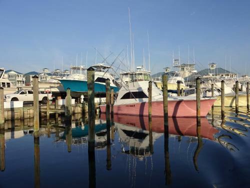 New Downtown Hideaway - 2 Blocks To Beach & Bay Home