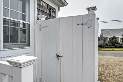 Apartamento Cape Cod Condo With Yard 300 Ft To Craigville Beach!