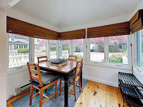 New Listing! Cape Cod Cottage ? 100 Yards To Beach Cottage