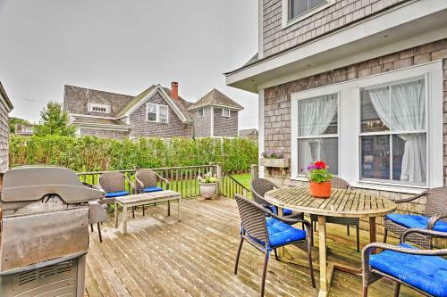 Nantucket Retreat With Deck Walk To The Ferry!
