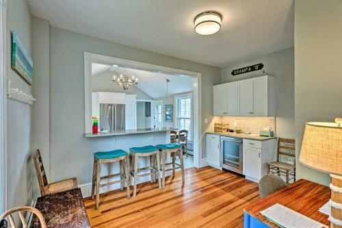 Nantucket Retreat With Deck Walk To The Ferry!