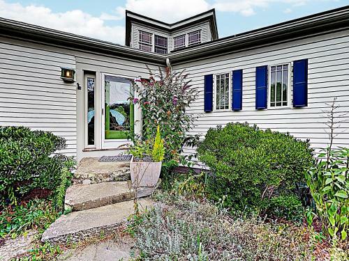 Iconic West End Home Home