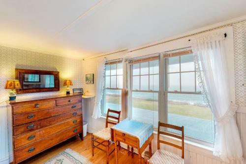 Andrews Point Ocean Home