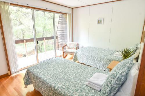 201 Central Yet Secluded Location Architectural Modern Home 5 Mins To Beach