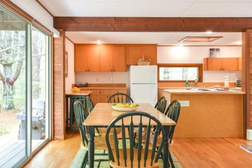 201 Central Yet Secluded Location Architectural Modern Home 5 Mins To Beach