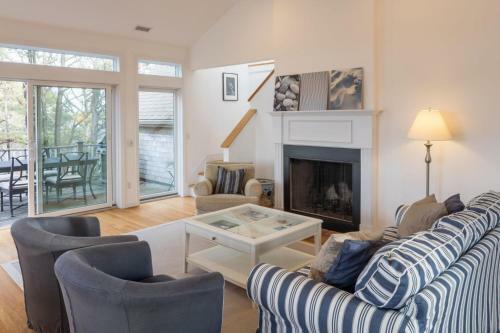 311 Modern Architectural With Ocean Views And Five Decks On Lt Island