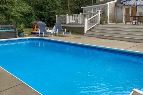 Spacious Getaway - Pool, Hot Tub, 2 Offices, Grill Home