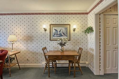 211 Water Street Inn