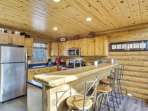 832 Mountain Cabin