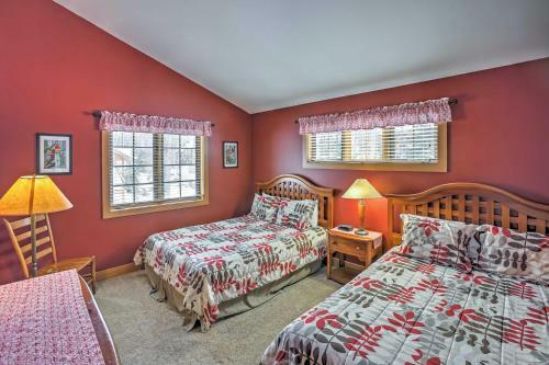 Boyne Falls Townhome With Forest Views-walk To Lifts!