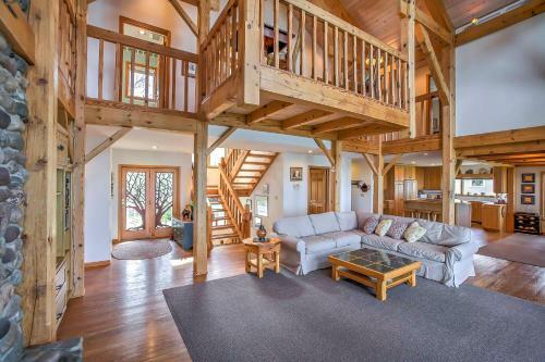 Gorgeous Charlevoix Home On Lake Michigan!