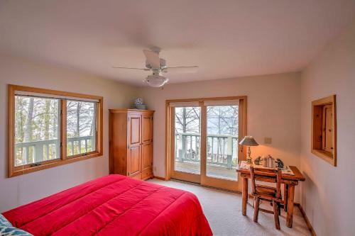 Gorgeous Charlevoix Home On Lake Michigan!